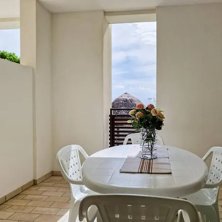 Apartment Peaceful With A Huge Terrace - Beahost *