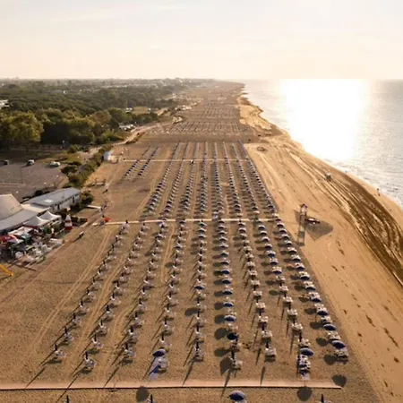 Peaceful With A Huge Terrace - Beahost * Bibione
